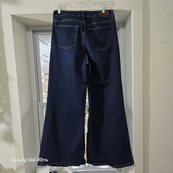 WRANGLER HIGH RIDE Classic Blue Wide-Leg Jeans - Picture 7 of 9
